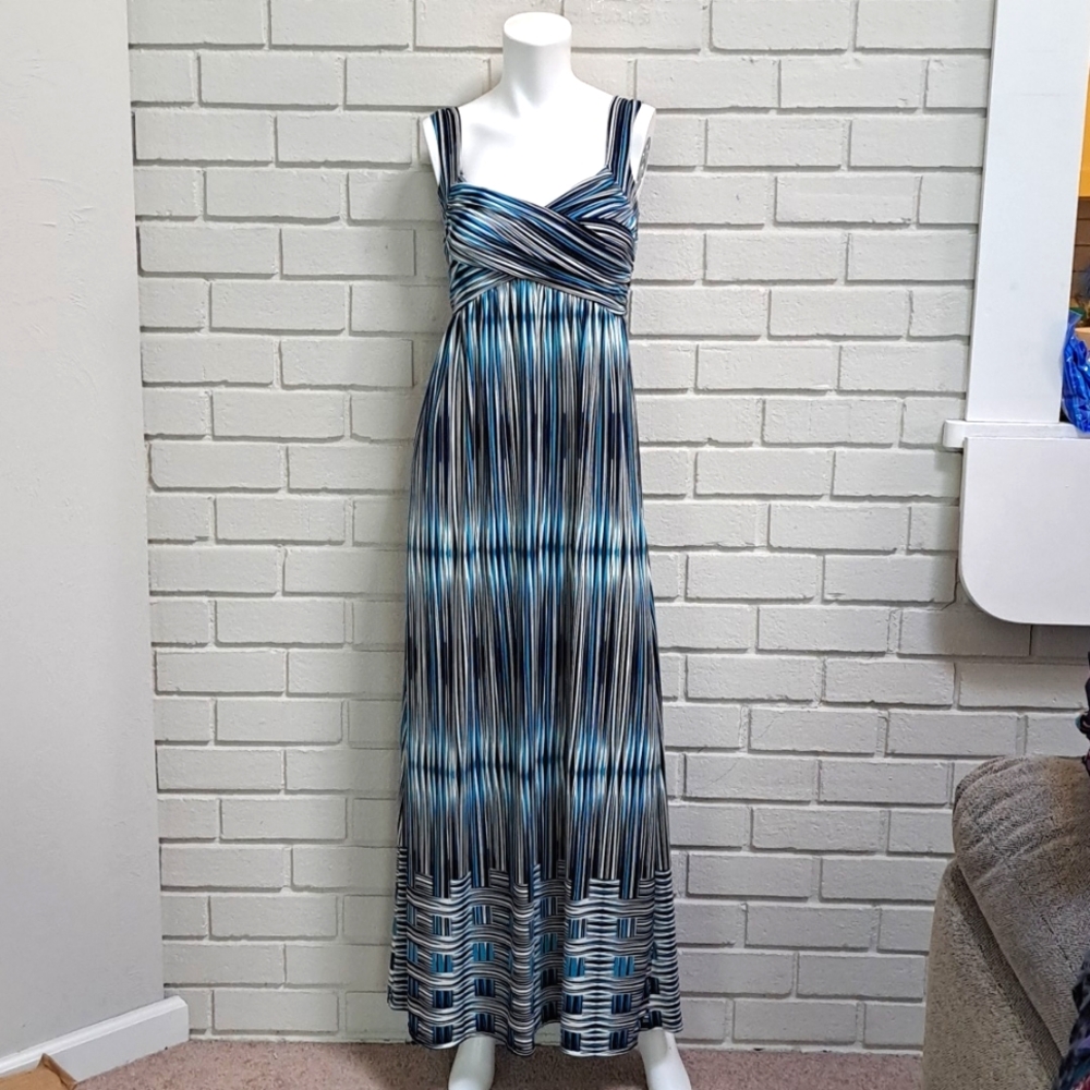 Max Studio Blue/Black/White/Gray Striped Sleeveless Maxi Dress. Size Small